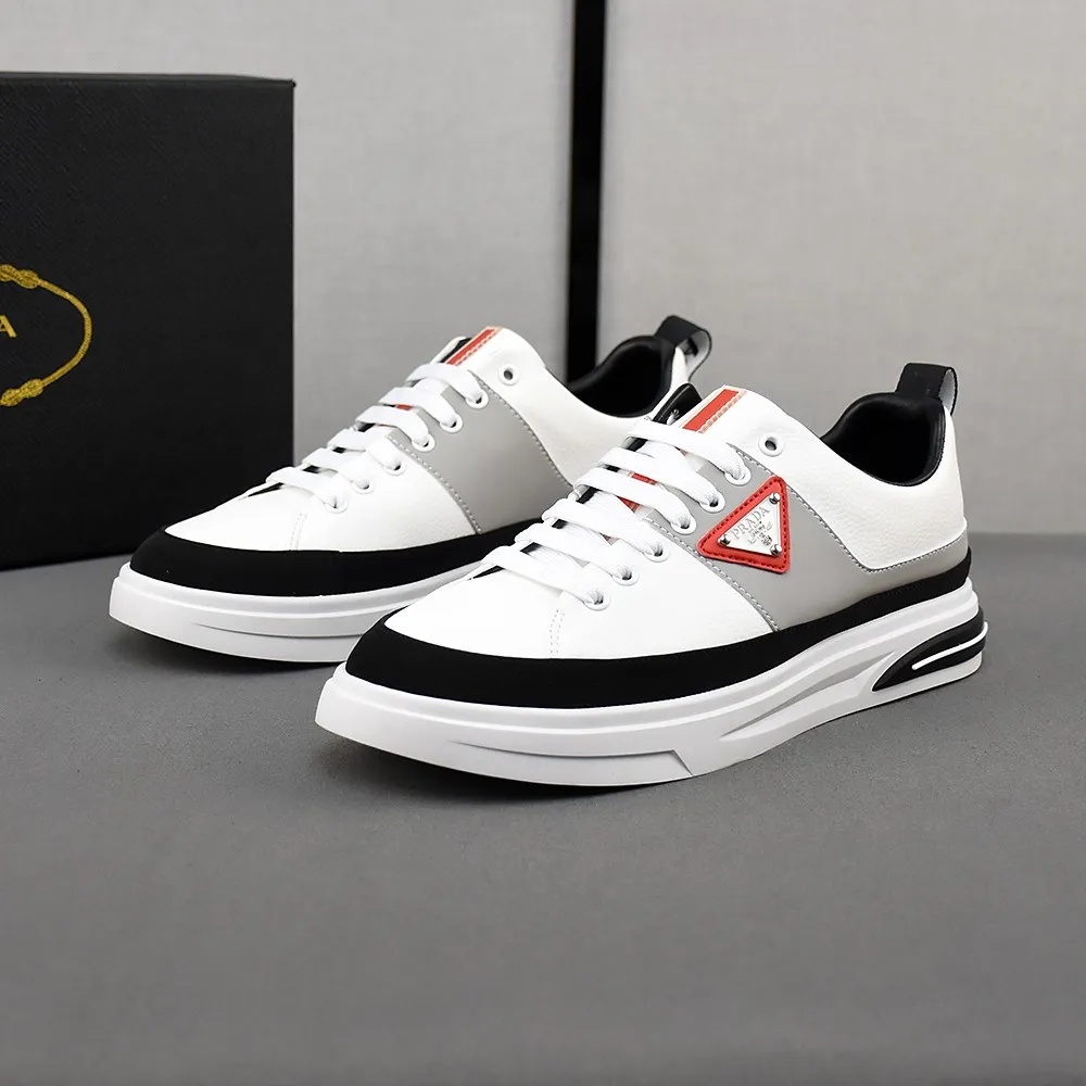 PP400🌻🌻🌻【Prada·PRADA】set off the audience! An international brand that is constantly innovating. This men's casual shoe is the original version. It is made of cowhide leather at a ratio of one to one at the store. It has leather feet and rubber non-slip outsole. It is breathable and comfortable. Quality speaks for itself. 👄38-44